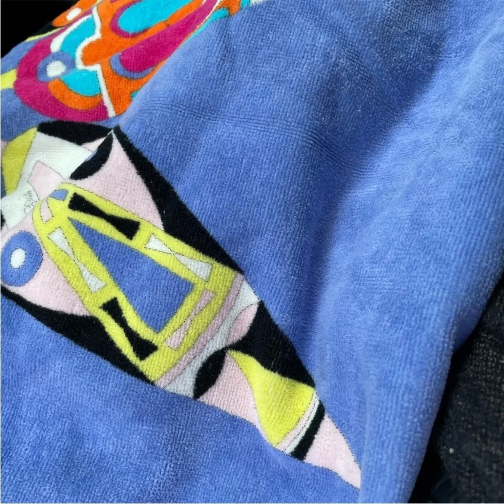 Emilio Pucci vibrant beach